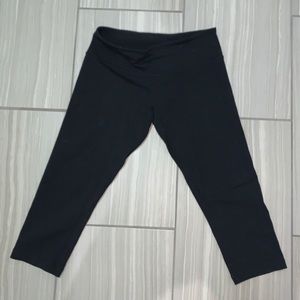 Below the Knee Lululemon Black Yoga Pants